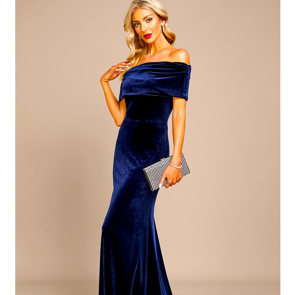 Velvet/FloorLength/Off the Shoulder/ Strapless/ Fully Lined:/No boning /no slit